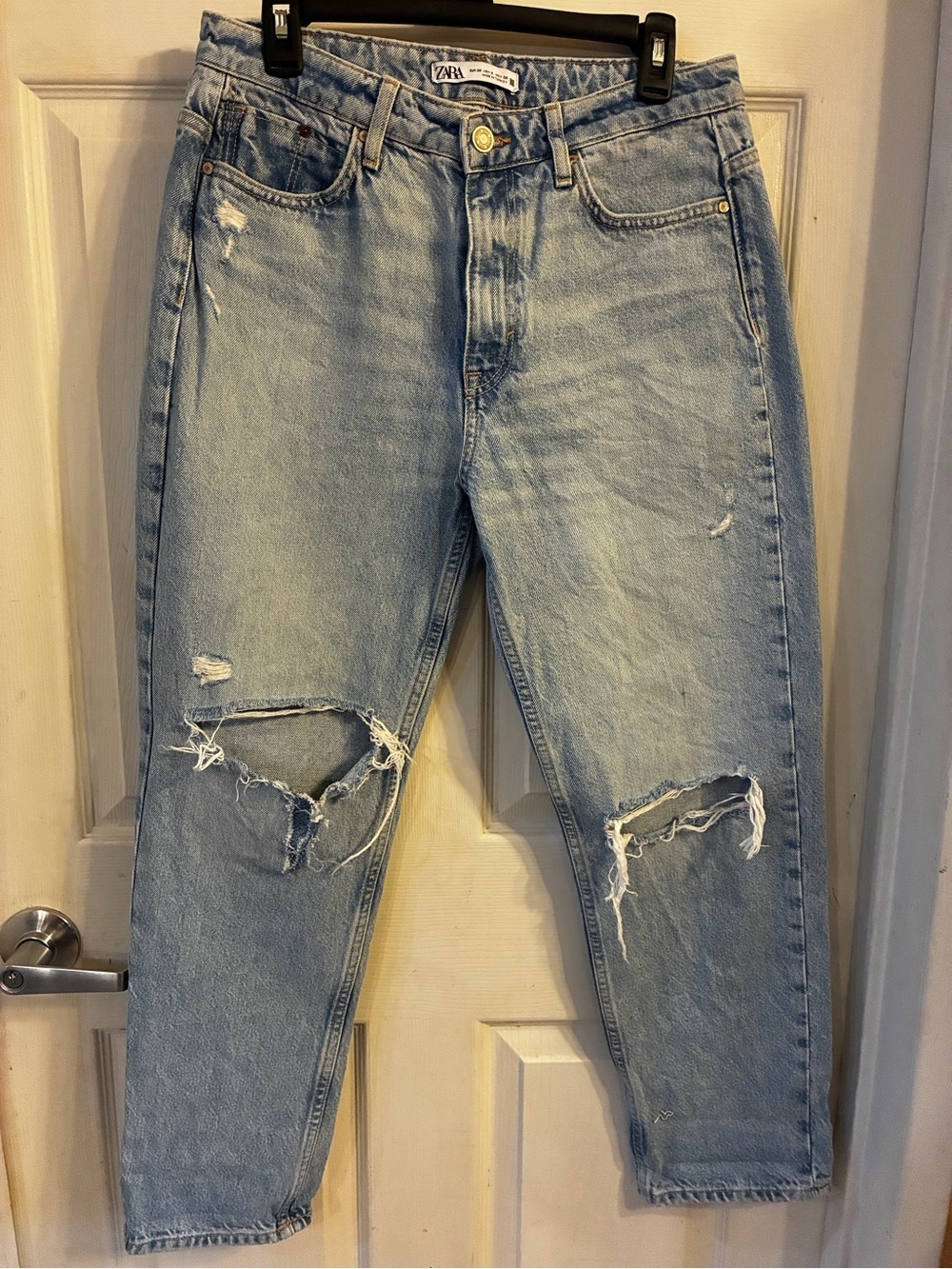 Zara distressed light-wash ripped, straight-leg jeans, Size: 6